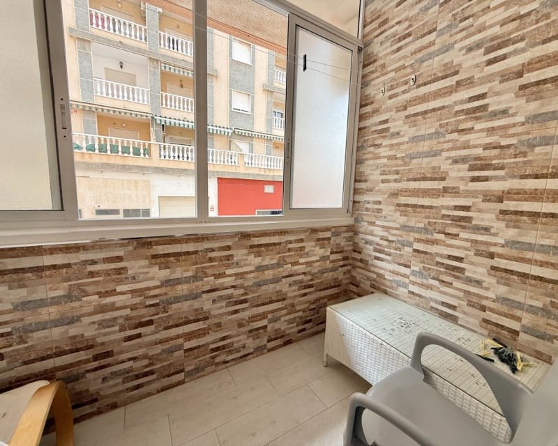 2 soveværelse Lejlighed til leje i Torrevieja - € 675 (Ref: 9049224)
