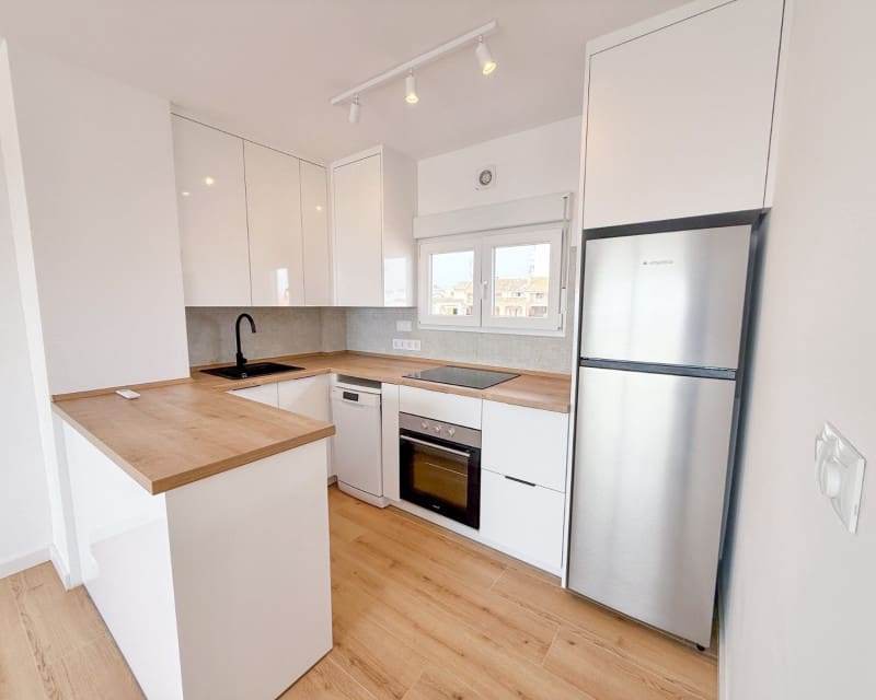 1 bedroom Apartment for sale in Torrevieja - € 152,000 (Ref: 9061697)