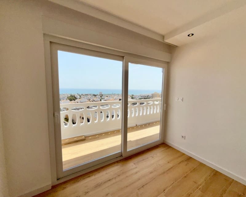 1 bedroom Apartment for sale in Torrevieja - € 152,000 (Ref: 9061697)