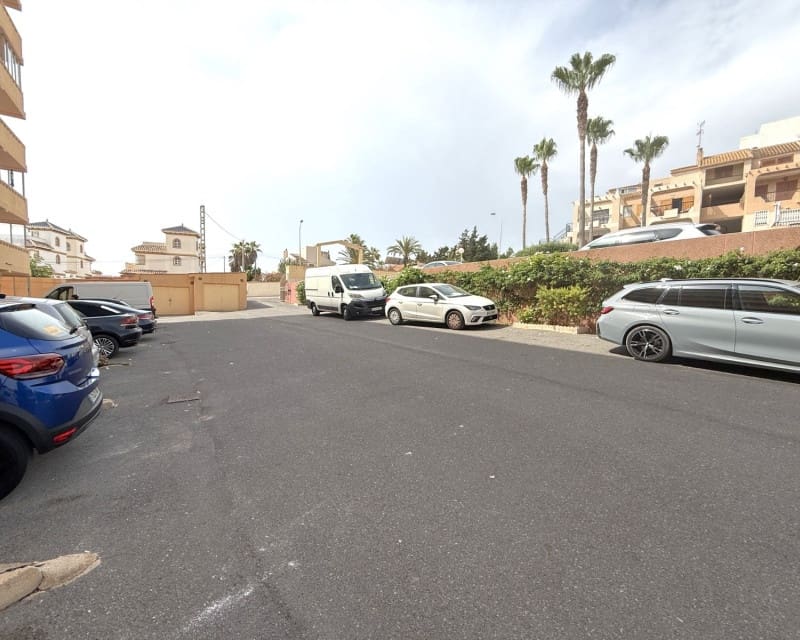 1 bedroom Apartment for sale in Torrevieja - € 152,000 (Ref: 9061697)