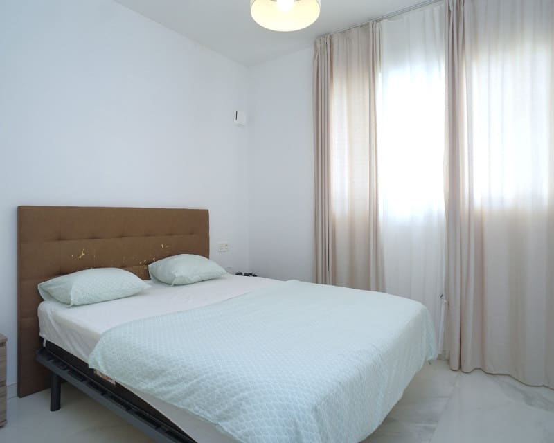 3 slaapkamer Villa te koop in Torrevieja met zwembad - € 749.000 (Ref: 9129025)