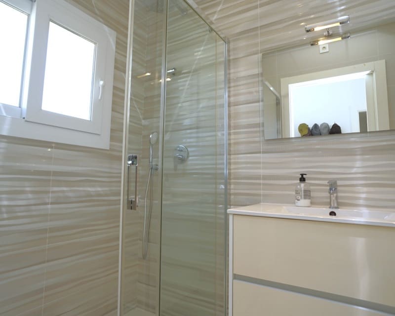 3 slaapkamer Villa te koop in Torrevieja met zwembad - € 749.000 (Ref: 9129025)