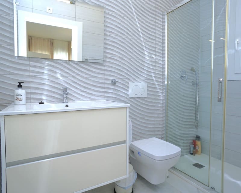 3 slaapkamer Villa te koop in Torrevieja met zwembad - € 749.000 (Ref: 9129025)