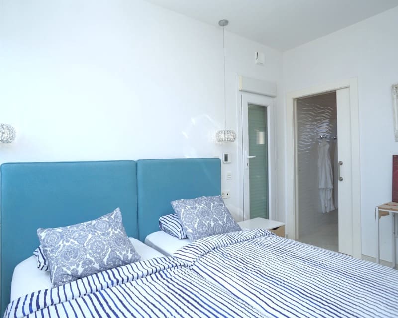 3 slaapkamer Villa te koop in Torrevieja met zwembad - € 749.000 (Ref: 9129025)