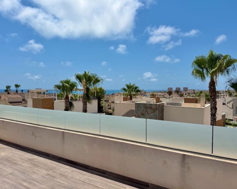 3 slaapkamer Villa te koop in Torrevieja met zwembad - € 749.000 (Ref: 9129025)