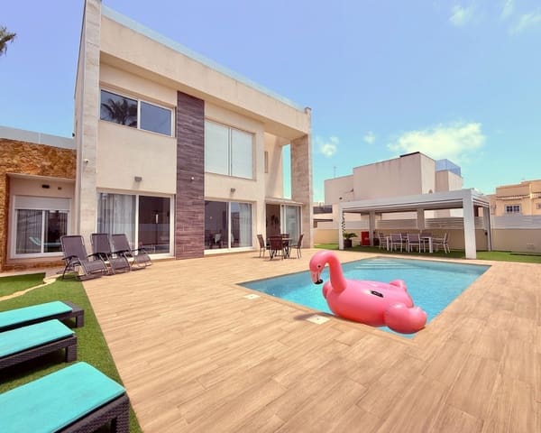 3 bedroom Villa for sale in Torreblanca, Torrevieja with pool - € 749,000 (Ref: 9129025)