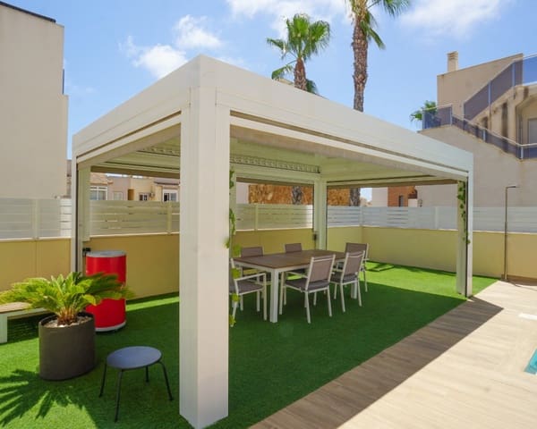 3 bedroom Villa for sale in Torreblanca, Torrevieja with pool - € 749,000 (Ref: 9129025)