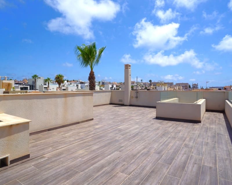 3 slaapkamer Villa te koop in Torrevieja met zwembad - € 749.000 (Ref: 9129025)