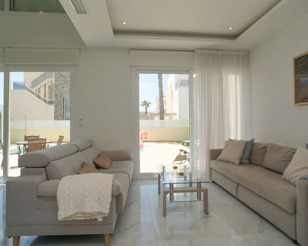 3 bedroom Villa for sale in Torreblanca, Torrevieja with pool - € 749,000 (Ref: 9129025)