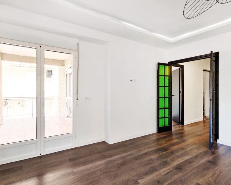 4 makuuhuone Huoneisto myytävänä paikassa Torrevieja - 319 995 € (Ref: 9184496)