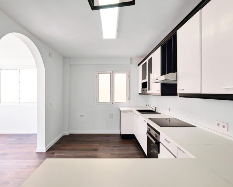 4 makuuhuone Huoneisto myytävänä paikassa Torrevieja - 319 995 € (Ref: 9184496)