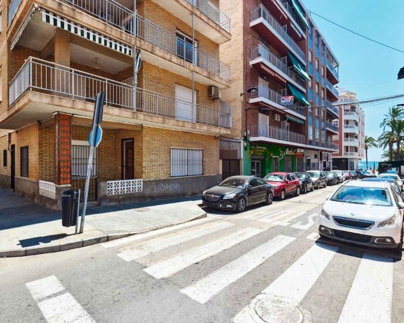 4 makuuhuone Huoneisto myytävänä paikassa Torrevieja - 319 995 € (Ref: 9184496)