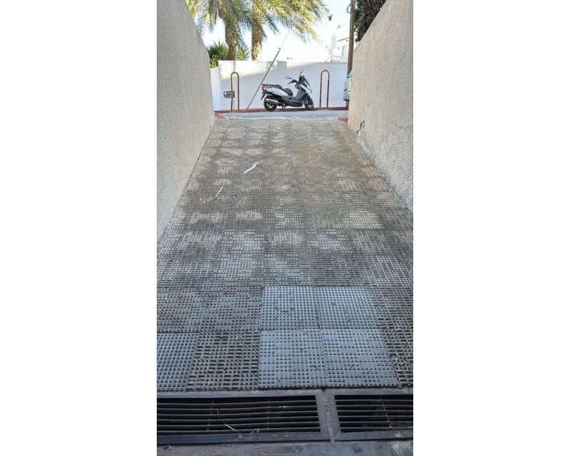 Garage til salg i Torrevieja - € 20.000 (Ref: 9190267)