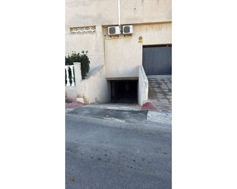 Garage til salg i Torrevieja - € 20.000 (Ref: 9190267)