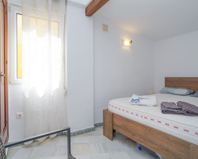 2 bedroom Apartment for rent in Torrevieja - € 850 (Ref: 9199928)