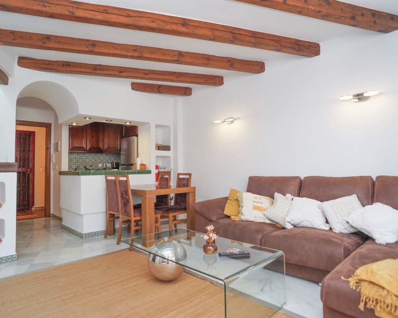 2 bedroom Apartment for rent in Torrevieja - € 850 (Ref: 9199928)