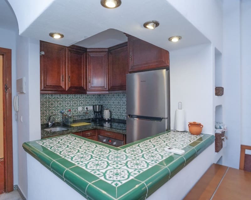 2 bedroom Apartment for rent in Torrevieja - € 850 (Ref: 9199928)