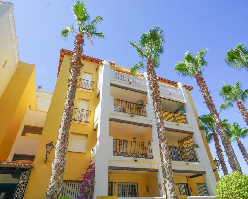 2 bedroom Apartment for rent in Torrevieja - € 850 (Ref: 9199928)