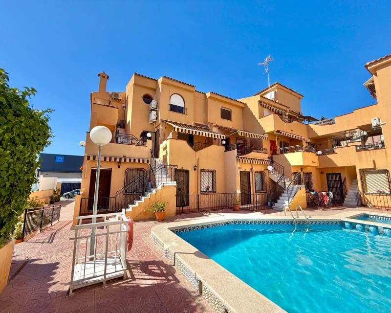 1 slaapkamer Appartement te koop in Torrevieja met zwembad - € 99.950 (Ref: 9228004)