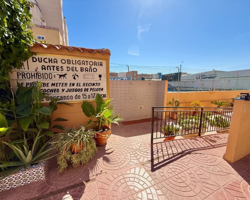 1 slaapkamer Appartement te koop in Torrevieja met zwembad - € 99.950 (Ref: 9228004)