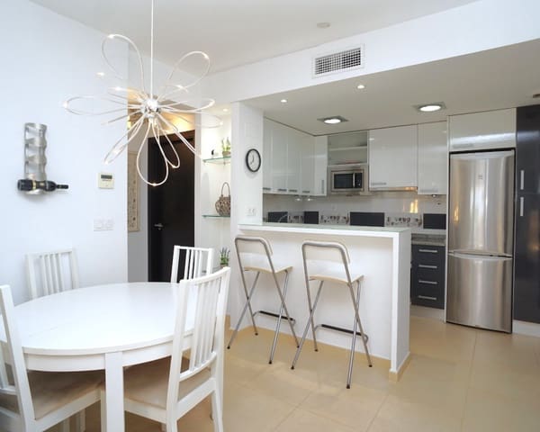 2 soverom Leilighet til leie i Torreblanca, Torrevieja med svømmebasseng - € 1 200 (Ref: 9231284)