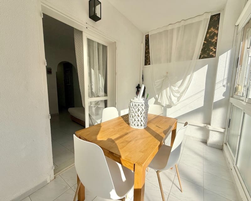 Appartement de 1 chambre à louer à Torrevieja avec piscine - 675 € (Ref: 9282798)