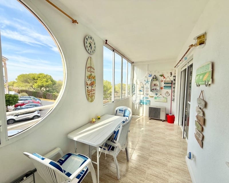 2 soveværelse Lejlighed til salg i Torrevieja med swimmingpool - € 115.000 (Ref: 9283518)