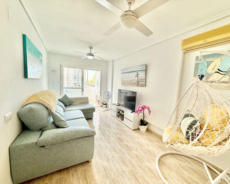 2 soveværelse Lejlighed til salg i Torrevieja med swimmingpool - € 115.000 (Ref: 9283518)