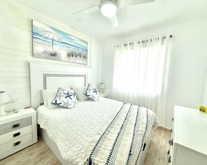 2 soveværelse Lejlighed til salg i Torrevieja med swimmingpool - € 115.000 (Ref: 9283518)