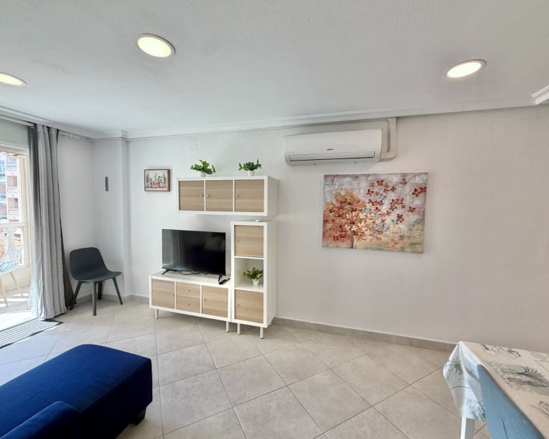 Apartamento de 2 habitaciones en Torrevieja en venta con piscina - 129.000 € (Ref: 9289336)