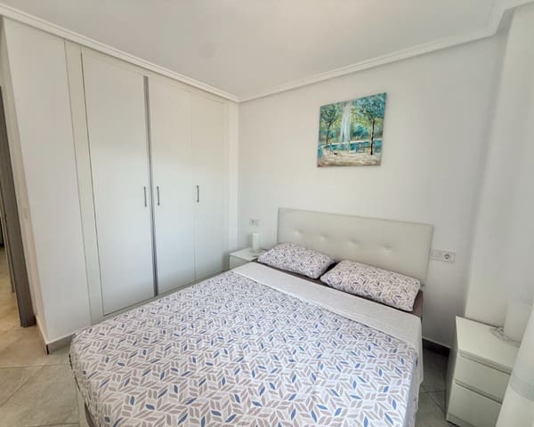 Apartamento de 2 habitaciones en Centro, Torrevieja en venta con piscina - 129.000 € (Ref: 9289336)
