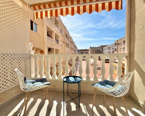 Apartamento de 2 habitaciones en Centro, Torrevieja en venta con piscina - 129.000 € (Ref: 9289336)