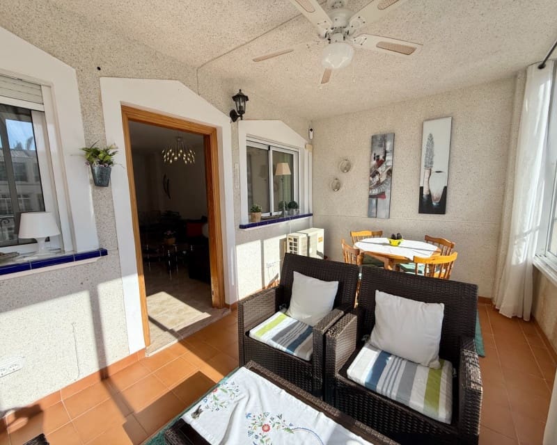 Appartement de 2 chambres à louer à Los Altos avec piscine - 750 € (Ref: 9329913)