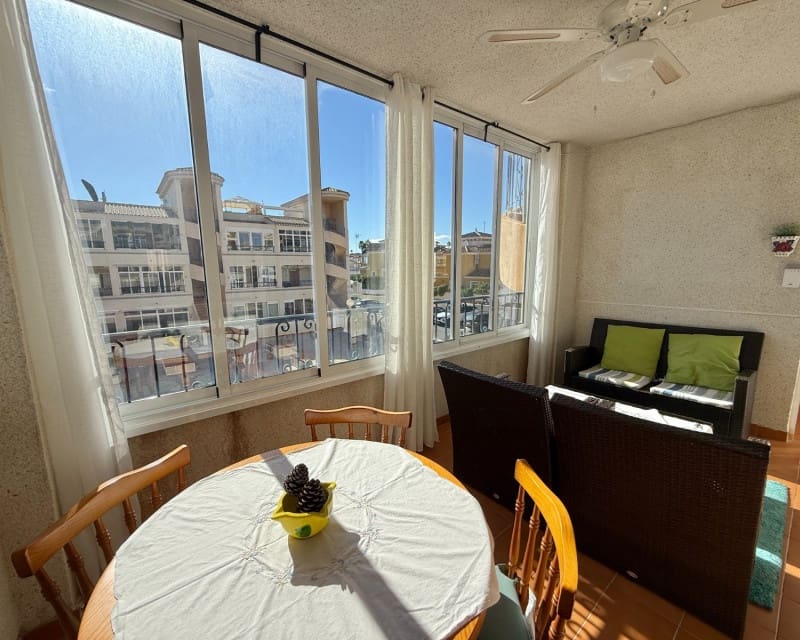 Appartement de 2 chambres à louer à Los Altos avec piscine - 750 € (Ref: 9329913)