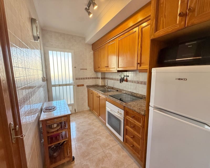 Appartement de 2 chambres à louer à Los Altos avec piscine - 750 € (Ref: 9329913)