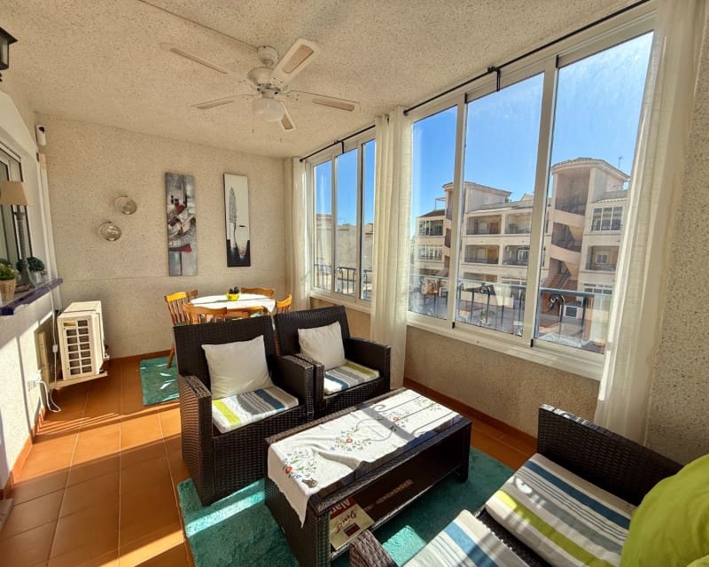 Appartement de 2 chambres à louer à Los Altos avec piscine - 750 € (Ref: 9329913)