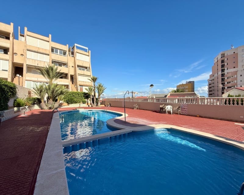 1 makuuhuone Huoneisto myytävänä paikassa Torrevieja mukana uima-altaan - 99 500 € (Ref: 9366917)