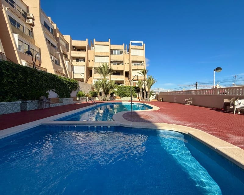 1 makuuhuone Huoneisto myytävänä paikassa Torrevieja mukana uima-altaan - 99 500 € (Ref: 9366917)