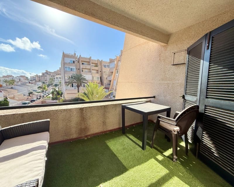 1 makuuhuone Huoneisto myytävänä paikassa Torrevieja mukana uima-altaan - 99 500 € (Ref: 9366917)
