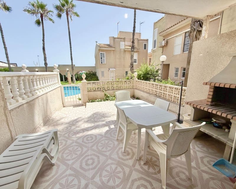 Maison de Ville de 2 chambres à louer à Torrevieja avec piscine - 1 000 € (Ref: 9426197)