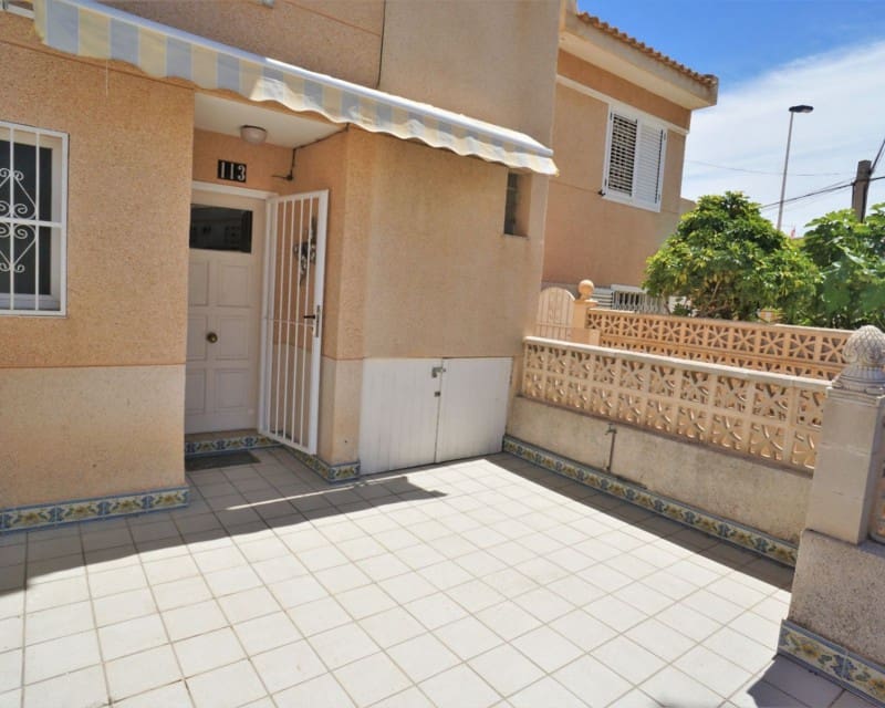 Maison de Ville de 2 chambres à louer à Torrevieja avec piscine - 1 000 € (Ref: 9426197)