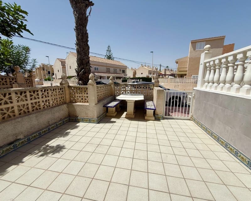 Maison de Ville de 2 chambres à louer à Torrevieja avec piscine - 1 000 € (Ref: 9426197)