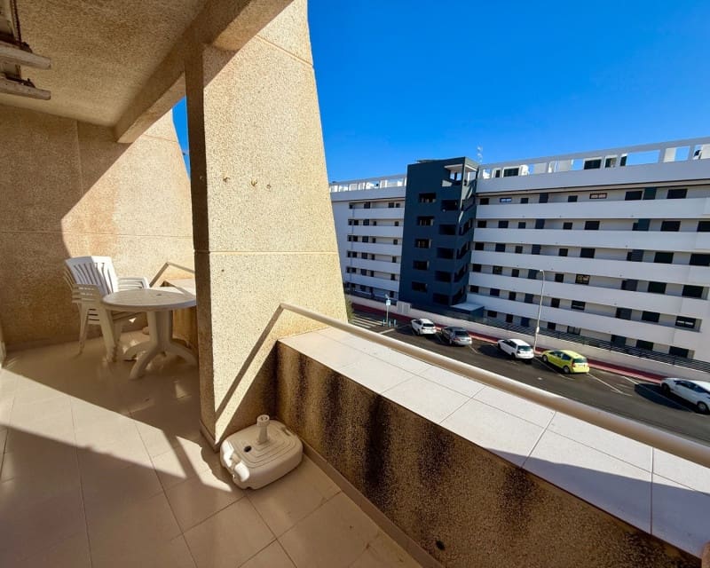 1 slaapkamer Appartement te huur in Torrevieja met zwembad - € 675 (Ref: 9450501)