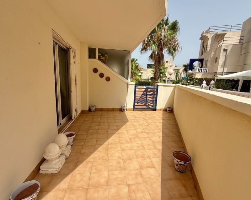 3 Zimmer Apartment zu vermieten in La Mata mit Pool - 1.100 € (Ref: 9464858)
