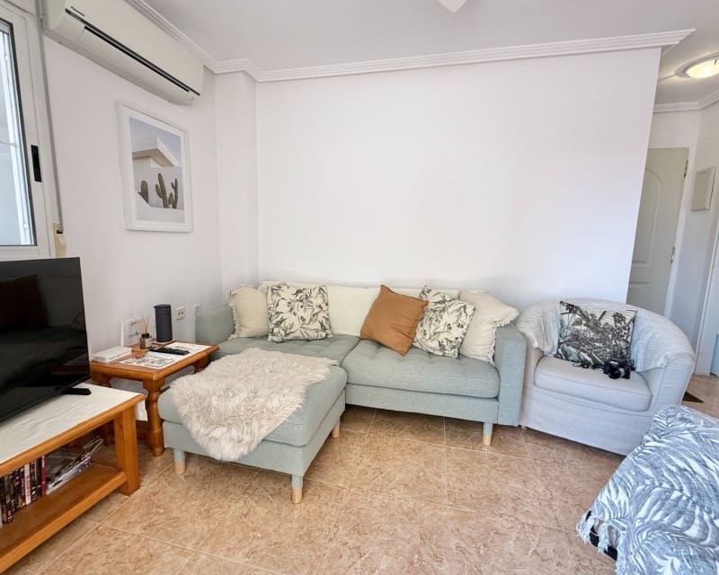 3 Zimmer Apartment zu vermieten in La Mata mit Pool - 1.100 € (Ref: 9464858)