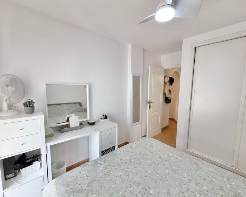 3 Zimmer Apartment zu vermieten in La Mata mit Pool - 1.100 € (Ref: 9464858)