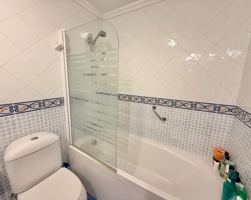 3 Zimmer Apartment zu vermieten in La Mata mit Pool - 1.100 € (Ref: 9464858)