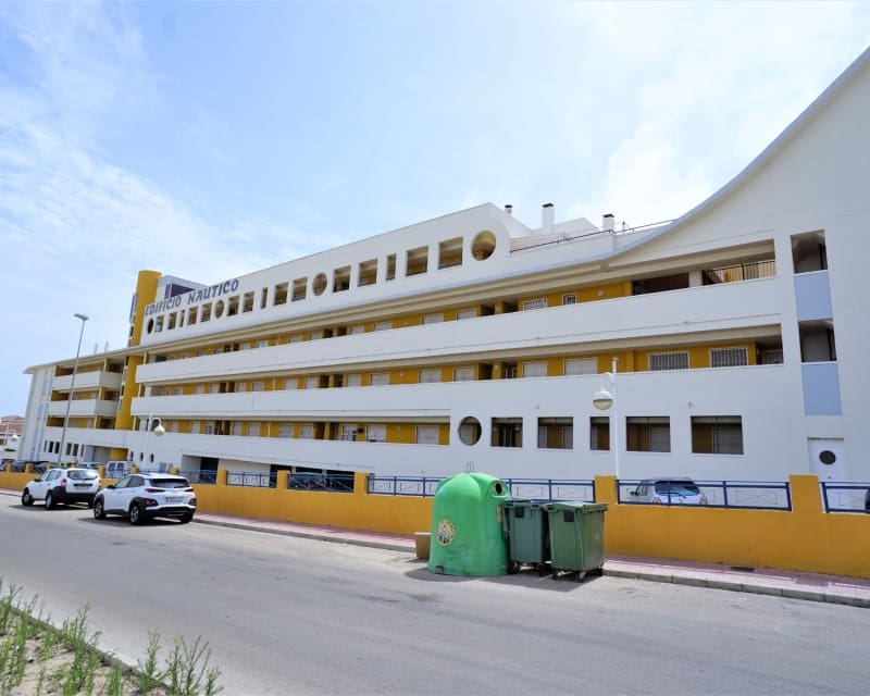 3 Zimmer Apartment zu vermieten in La Mata mit Pool - 1.100 € (Ref: 9464858)