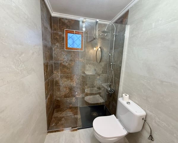 Apartamento de 1 habitación en Los Europeos, Torrevieja en alquiler con piscina - 625 € (Ref: 9490074)