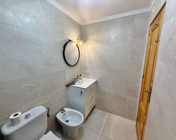 Apartamento de 1 habitación en Los Europeos, Torrevieja en alquiler con piscina - 625 € (Ref: 9490074)